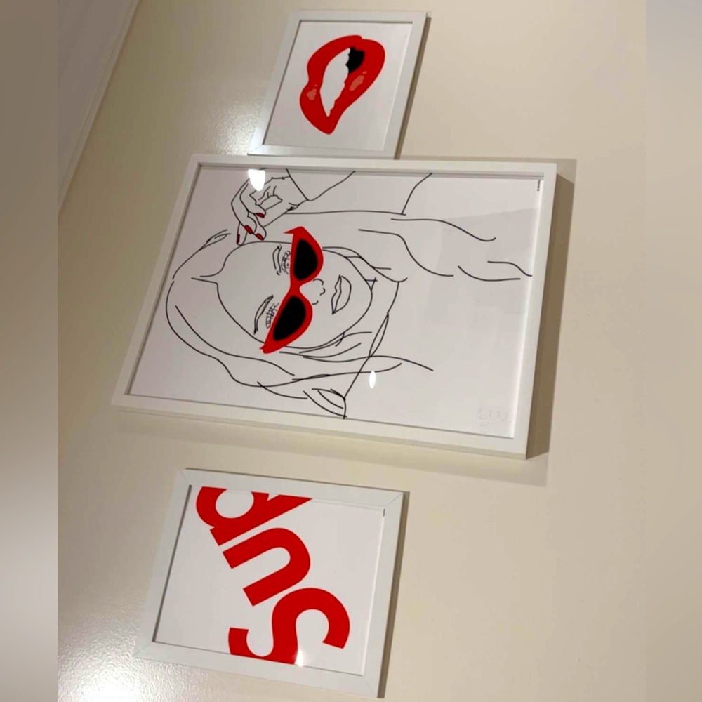 It is supreme. It come with all 3 of the posters including the frames.